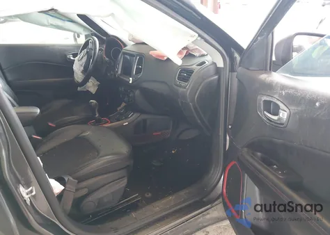 2018 Jeep Compass Trailhawk 4X4 z USA, uszkodzony, nr VIN 3C4NJDDB5JT465531